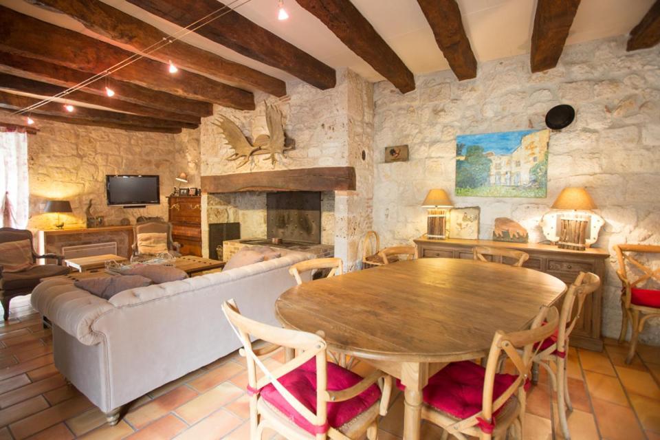 Chateau De Pleneselve Bon-Encontre Екстериор снимка