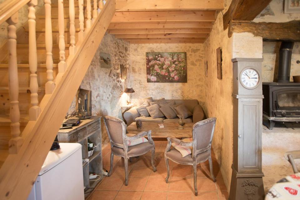 Chateau De Pleneselve Bon-Encontre Екстериор снимка