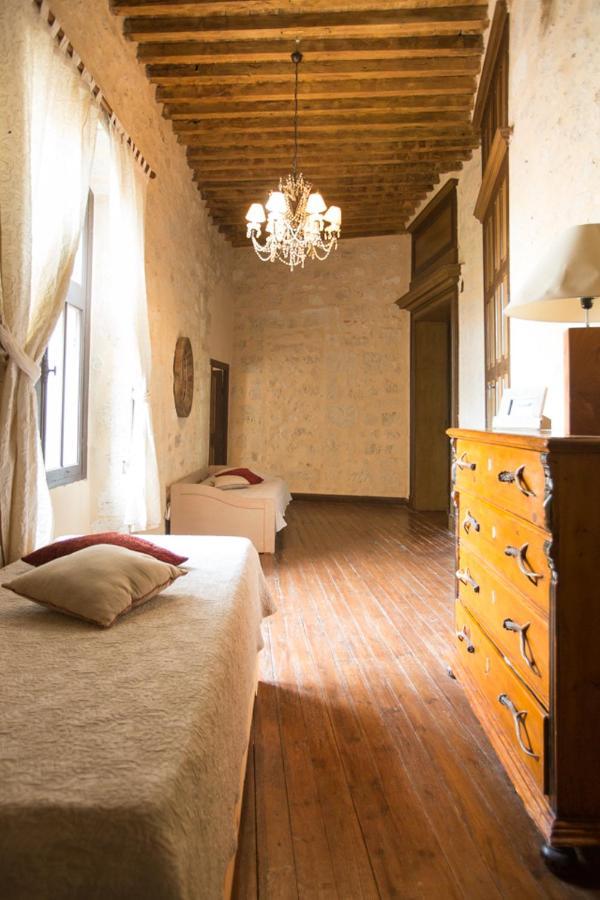 Chateau De Pleneselve Bon-Encontre Екстериор снимка